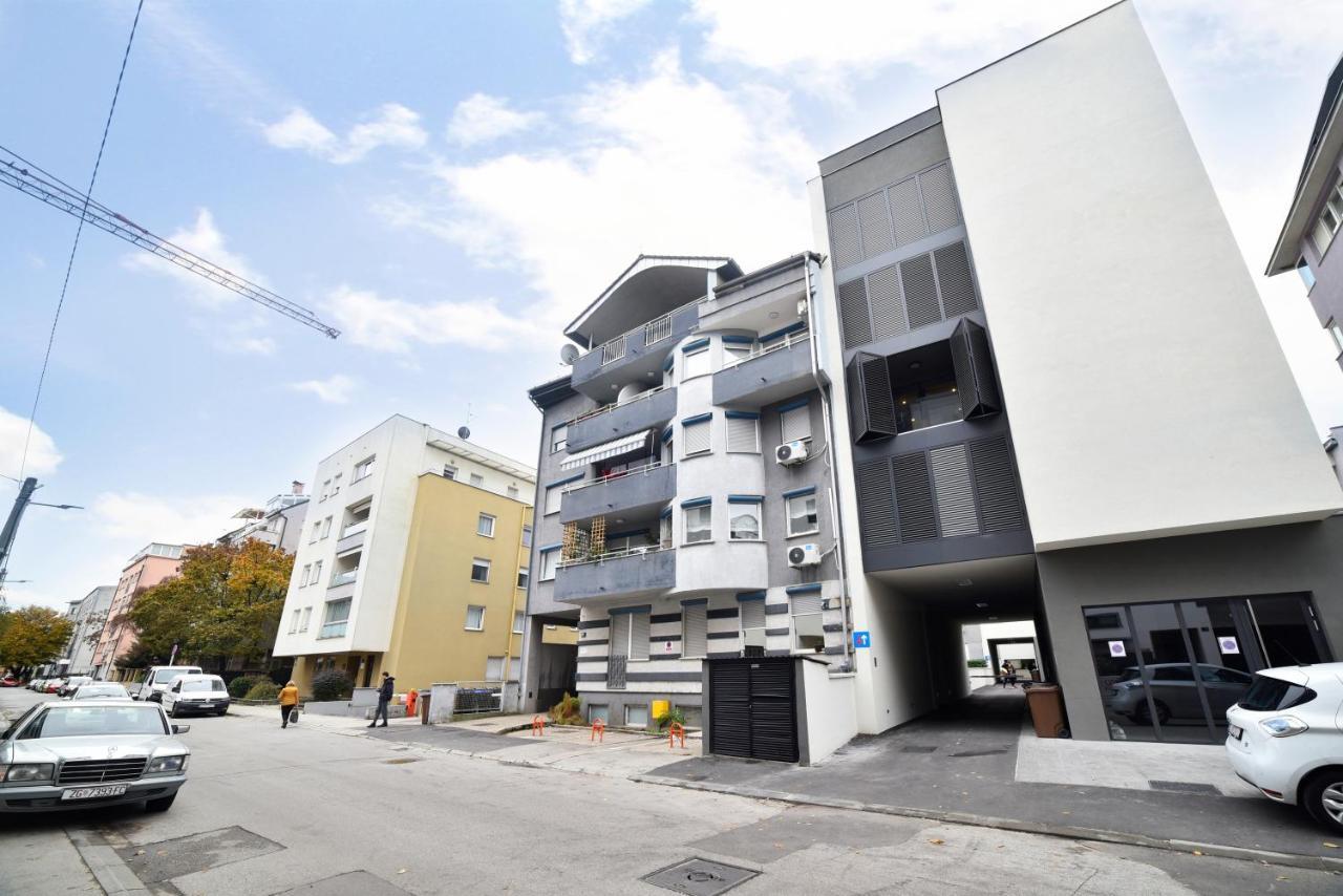 Ophelia Apartment With Parking Zagreb Eksteriør billede